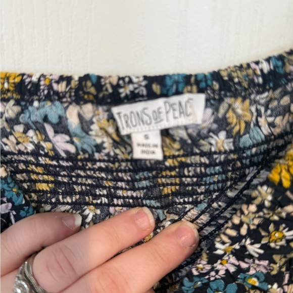 Patrons of Peace Floral Smocked Blouse - Picture 3 of 3